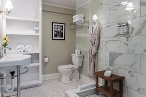 Pinecrest Bed & Breakfast