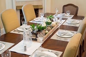 Pinecrest Bed & Breakfast