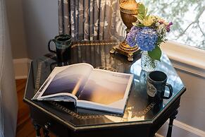 Pinecrest Bed & Breakfast