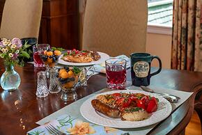 Pinecrest Bed & Breakfast
