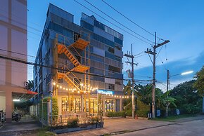 BEDGASM Hotel x Café at Nimman