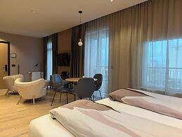 Hotel Lotus