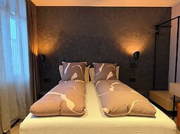 Hotel Lotus