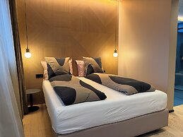 Hotel Lotus