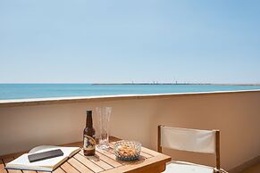 Orizzonte Casesicule, Fantastic Sea View with Balcony and Big Windows,