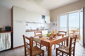 Orizzonte Casesicule, Fantastic Sea View with Balcony and Big Windows,