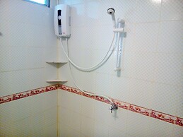 New Wanchai Hotel Pakchong