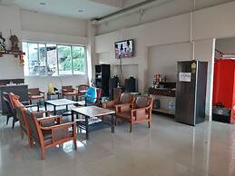 New Wanchai Hotel Pakchong