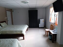 New Wanchai Hotel Pakchong