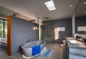 Karon Beach Pool Villa