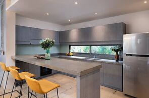 Karon Beach Pool Villa