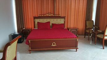 Dream Court Apartment