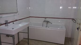 Dream Court Apartment