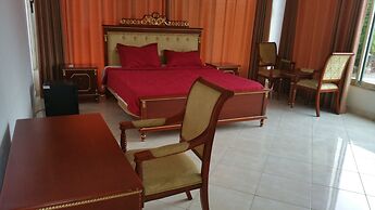 Dream Court Apartment