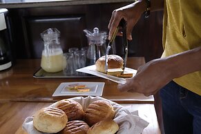 The Highbridge Guest Lodge