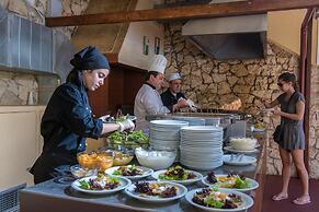 Elmi Suites Beach Hotel - All Inclusive