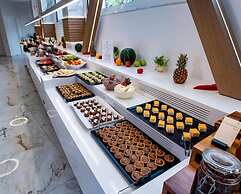 Elmi Suites Beach Hotel - All Inclusive