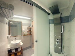 Elmi Suites Beach Hotel - All Inclusive