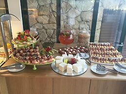 Elmi Suites Beach Hotel - All Inclusive