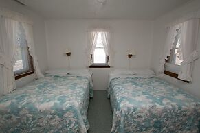 Outer Banks Motel - Village Accommodations