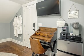 The Plainfield Inn