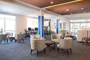 Holiday Inn Express Visalia Sequoia Gateway Area by IHG