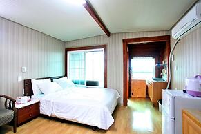 Windmill & Sea Pension