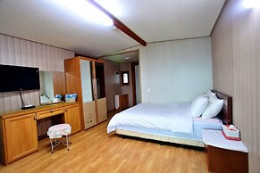 Windmill & Sea Pension