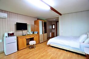 Windmill & Sea Pension