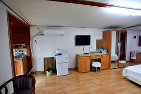 Windmill & Sea Pension