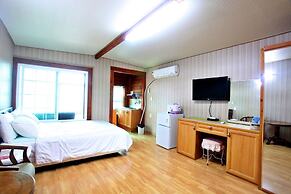 Windmill & Sea Pension