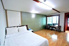 Windmill & Sea Pension