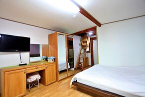 Windmill & Sea Pension