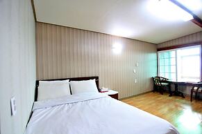 Windmill & Sea Pension