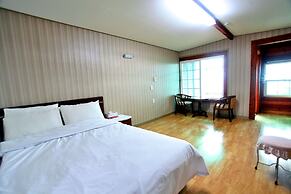 Windmill & Sea Pension