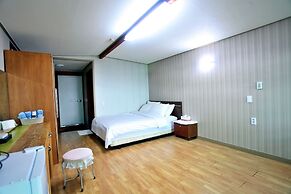 Windmill & Sea Pension