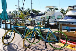 Latitude 26 Waterfront Boutique Resort - Fort Myers Beach