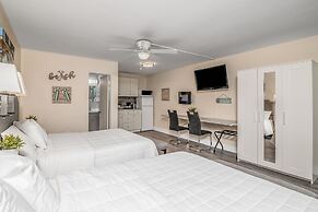 Latitude 26 Waterfront Boutique Resort - Fort Myers Beach