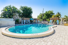 Latitude 26 Waterfront Boutique Resort - Fort Myers Beach