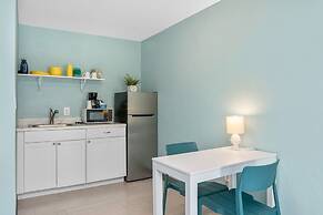 Latitude 26 Waterfront Boutique Resort - Fort Myers Beach