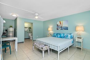 Latitude 26 Waterfront Boutique Resort - Fort Myers Beach