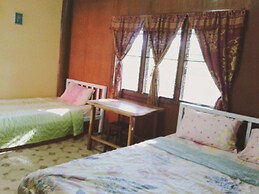 Happy House Backpacker - Hostel