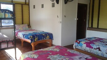 Happy House Backpacker - Hostel