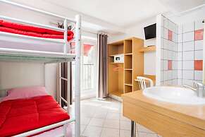 Bastille Hostel