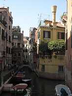 Residenza de l'Osmarin Suites