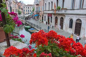 Residenza de l'Osmarin Suites