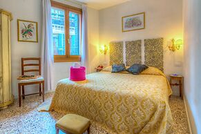 Residenza de l'Osmarin Suites