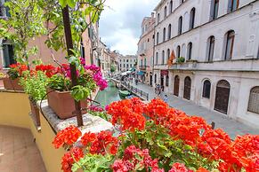 Residenza de l'Osmarin Suites