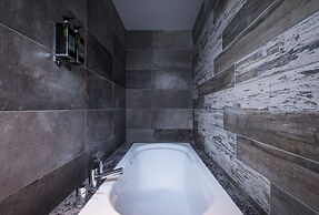 Calligraphy Greenway Hotel