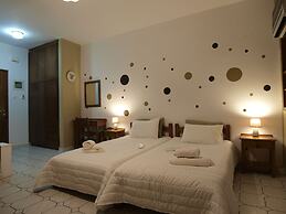 Kleopatra Traditional Hotel Apartments